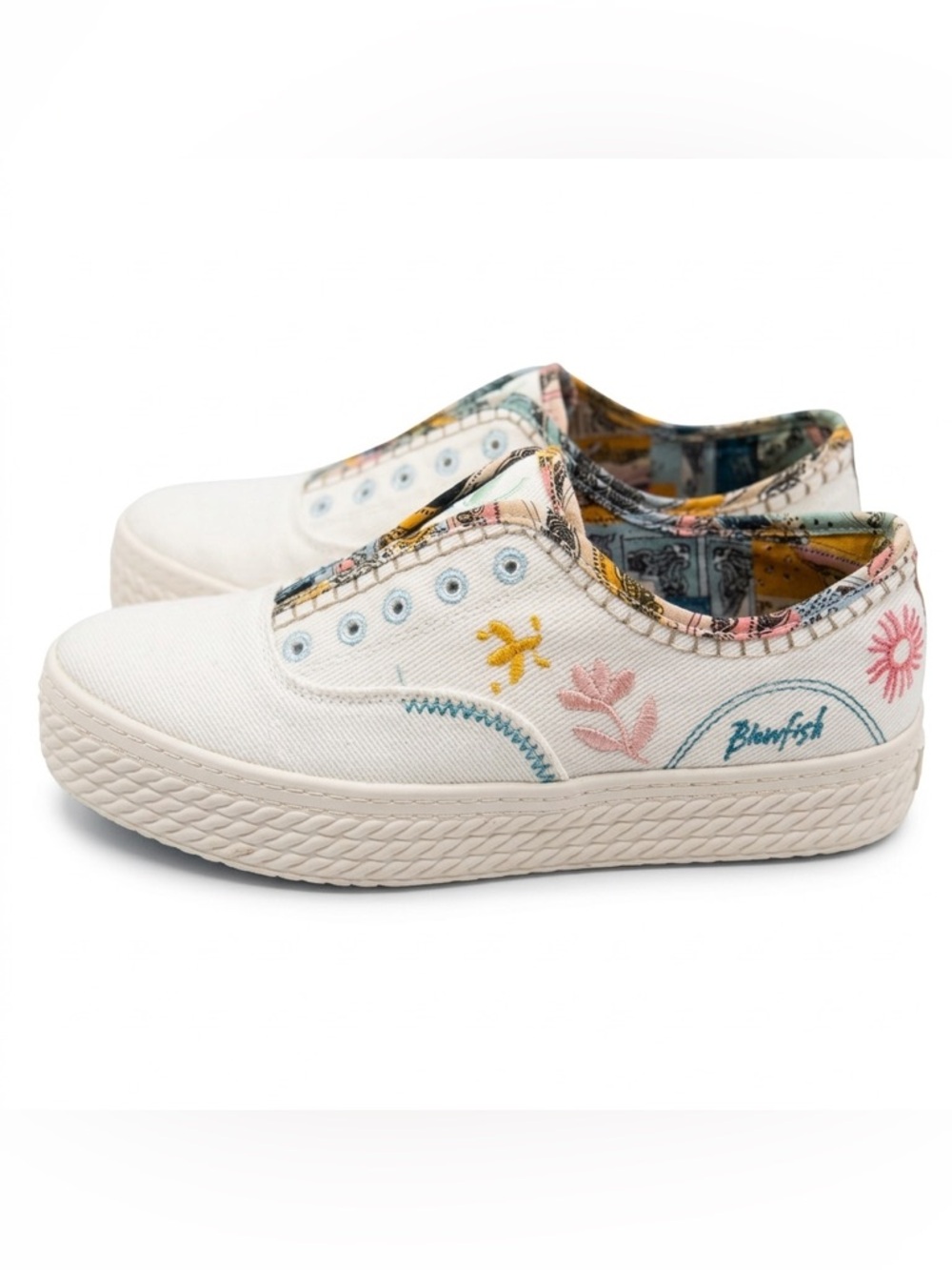 Blowfish Malibu super sweet embroidered slip on sneaker- Size 9